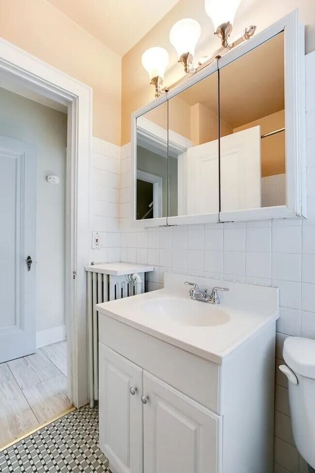 Building Photo - 1164 Randolph Ave