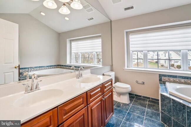 Building Photo - 149 Westbrook Dr