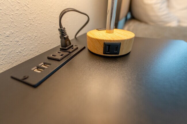 Building Photo - 2627 Ambergate Rd