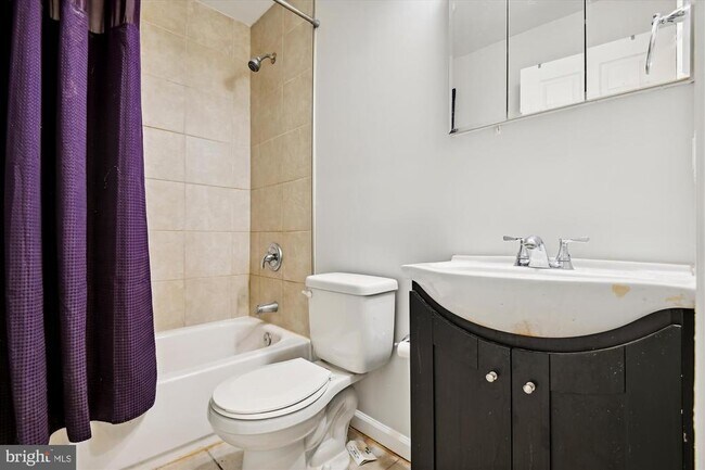 Building Photo - 1909 Aliceanna St