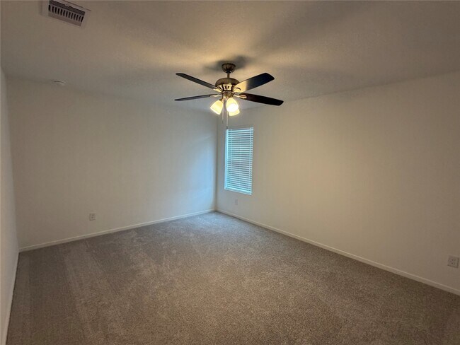 Building Photo - 16718 Spotted Oak Dr