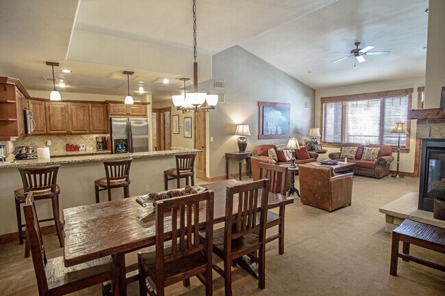 Building Photo - 2905 Mountaineer Cir