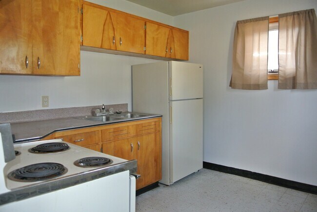 Building Photo - 101 18th Ave SW