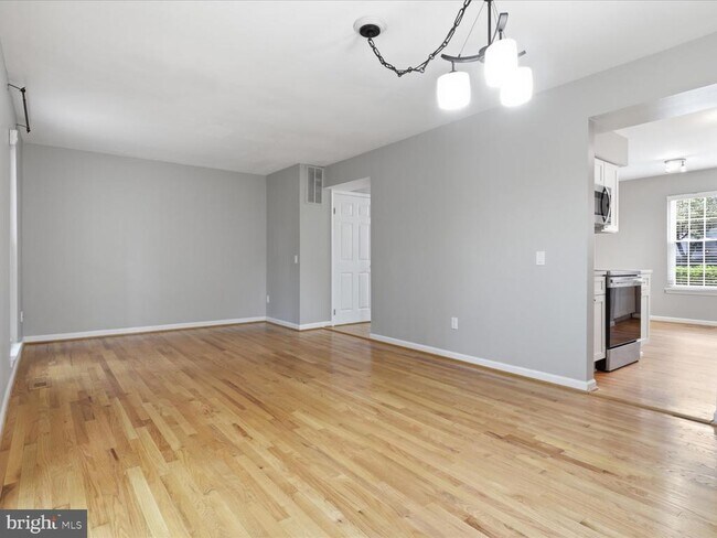 Building Photo - 6055 Meyers Landing Ct