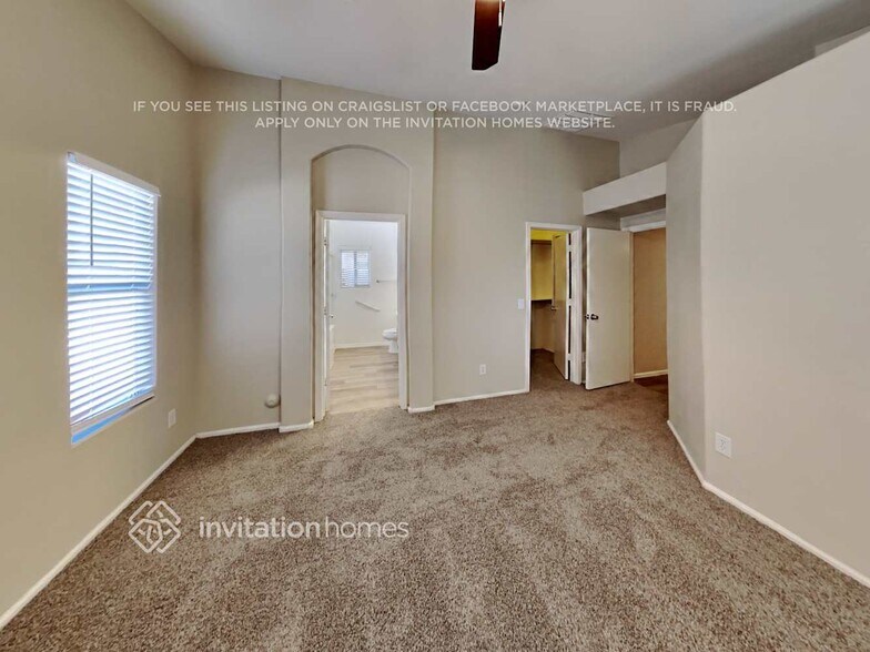 Building Photo - 7820 S 48th Dr