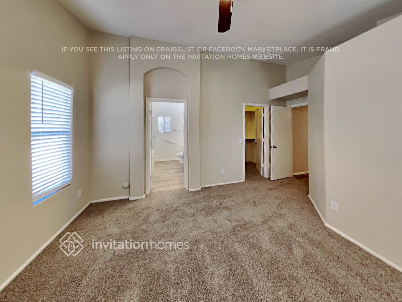 Building Photo - 7820 S 48th Dr