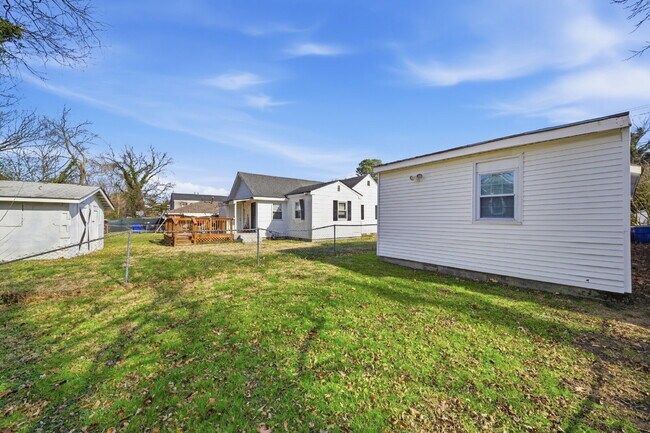 Building Photo - ADORABLE 3 BED, 1 BATH HOUSE FOR RENT IN NORFOLK