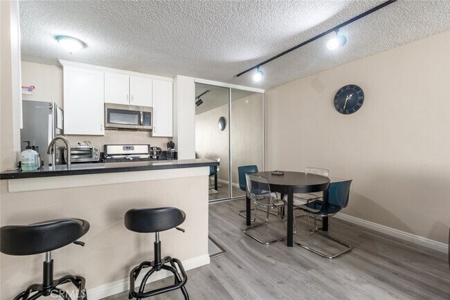 Building Photo - 421 La Fayette Park Pl