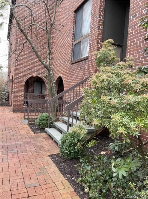 Building Photo - 150 N Bedford Rd