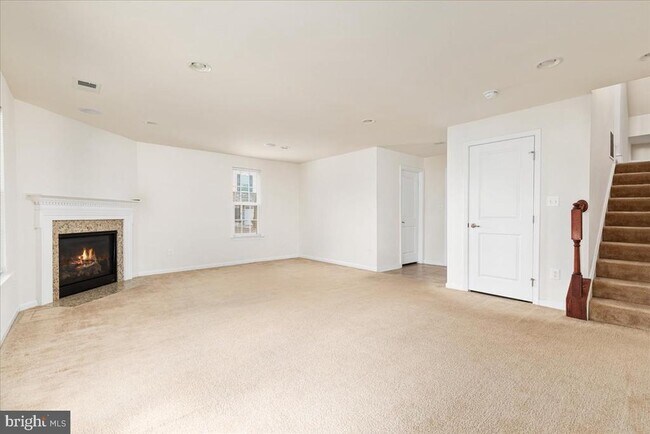 Building Photo - 139 Hornbeam Dr