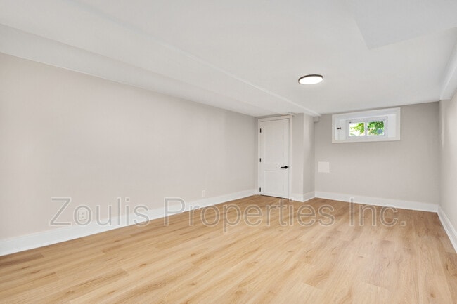 Building Photo - 311 S Newkirk St