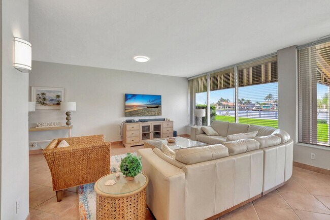 Building Photo - 3100 S Ocean Blvd