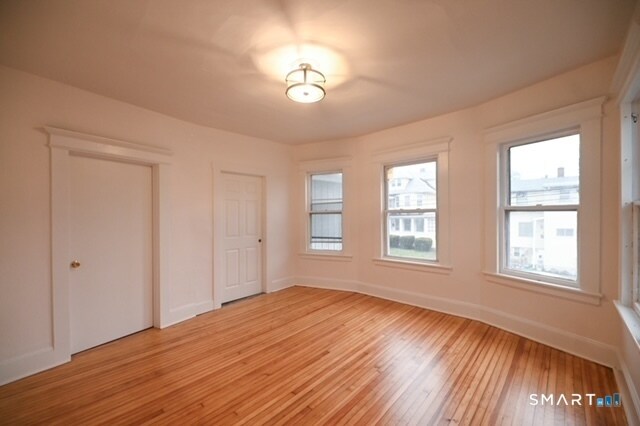 Building Photo - 117 Marion St