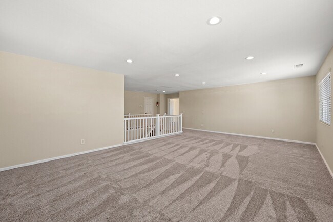 Building Photo - Ideal for Large Families – 6BR/4BA Eastval...