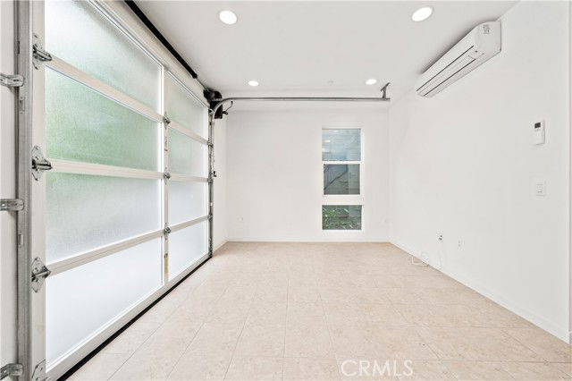 Building Photo - 1533 Sullivan Ave