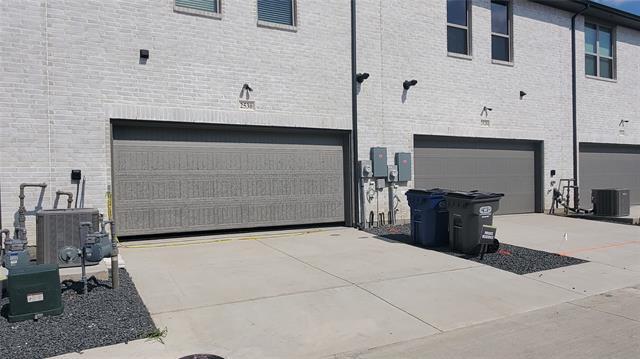 Building Photo - 2530 Campden Mews