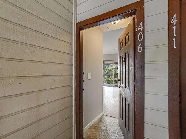 Building Photo - 6000 Shepherd Mountain Cove