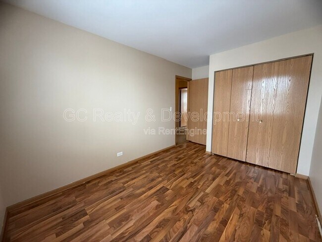 Building Photo - 782 Symphony Dr