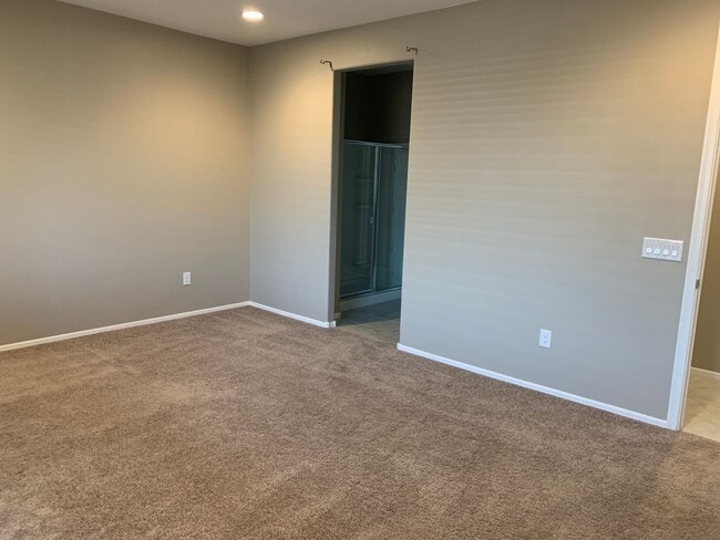 Building Photo - 3 Bedroom 2 Bath Home with 2 car garage, only built in 2020