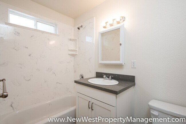 Building Photo - Upgraded Sherman Heights 1 Bedroom, Available Now!