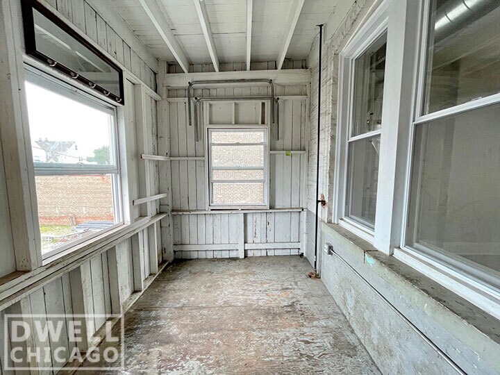 Building Photo - 2636 W Cermak Rd