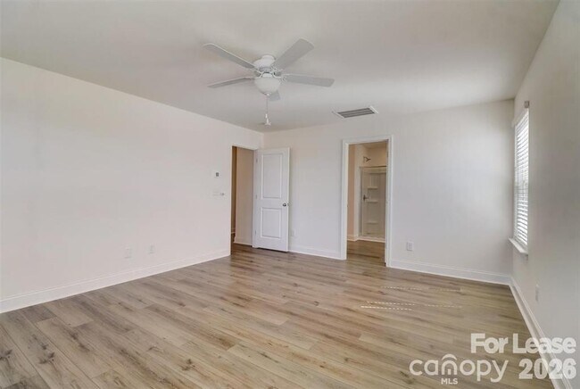 Building Photo - 3853 Hayden Ln