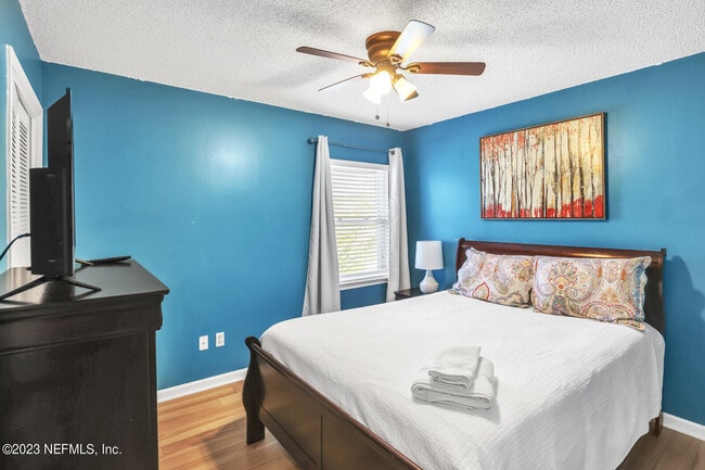 Building Photo - 1645 Westwind Dr