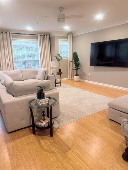 Building Photo - 2015 Barrett Lakes Blvd