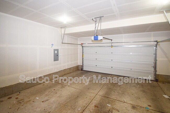 Building Photo - 14983 NW Cosmos St