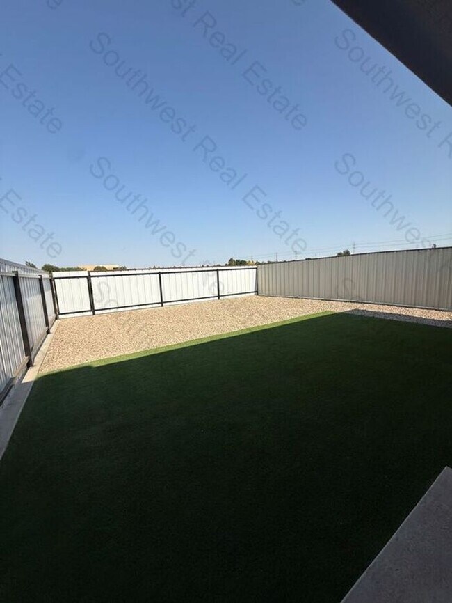 Building Photo - Brand new 2 bedroom 2 bath duplex