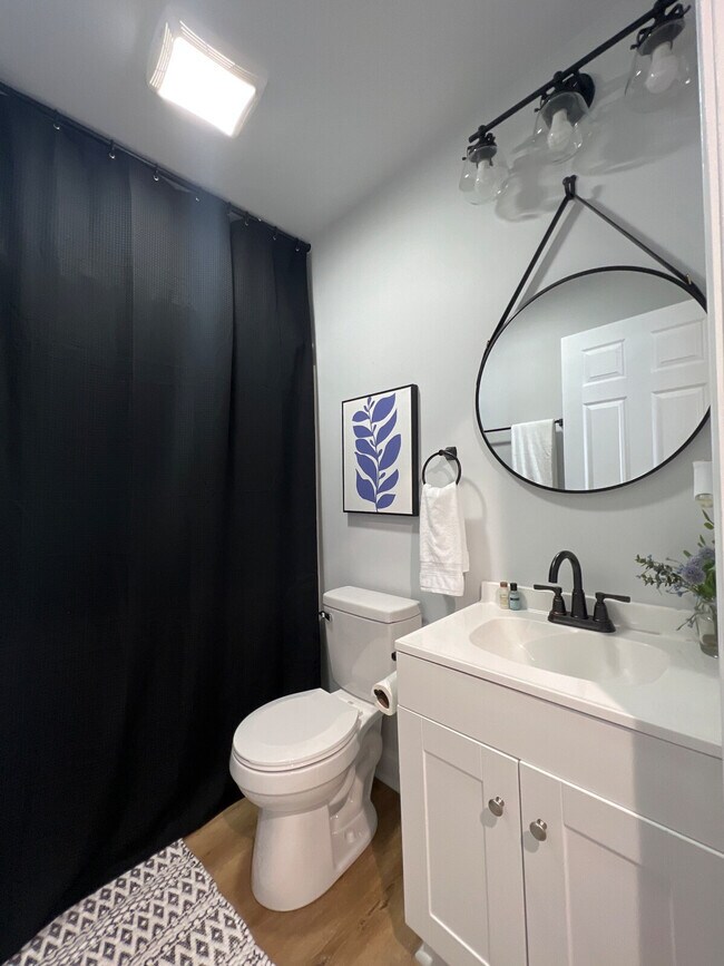 Building Photo - 24 Seth St