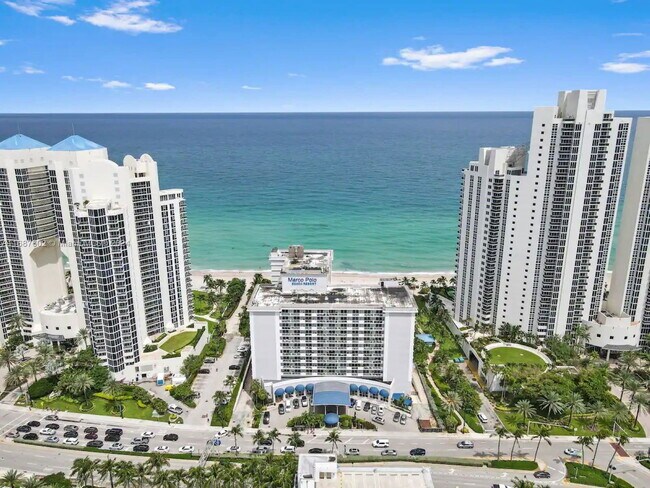 Primary Photo - 19201 Collins Ave
