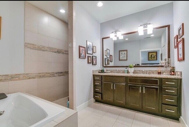 Building Photo - 1703 Patterson St