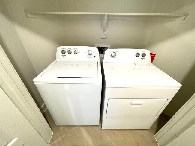 Building Photo - 1350 W Taylor St