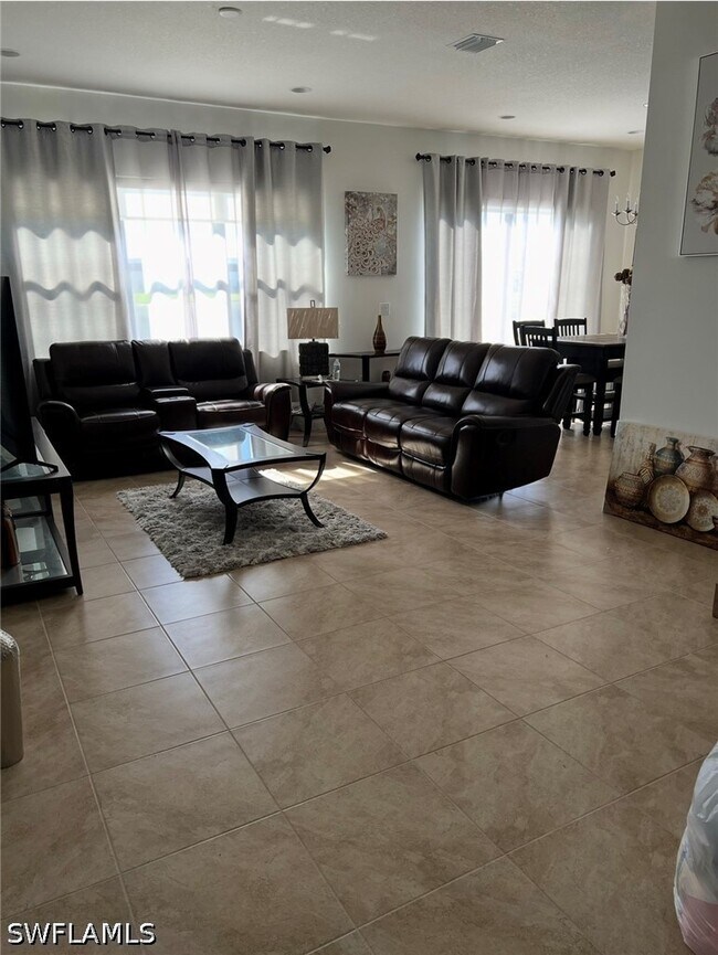 Building Photo - 5474 Cassidy Ln