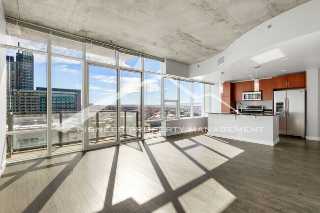 Building Photo - Luxury Condo with Stunning Views and Central AC