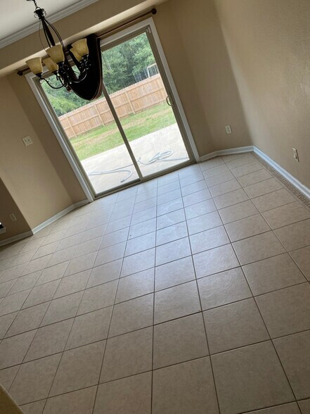 Building Photo - 68 Chauvin Dr