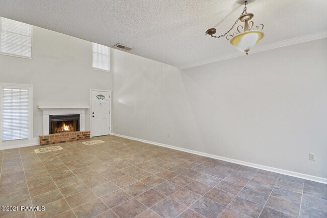 Building Photo - 145 Ambiance Cir