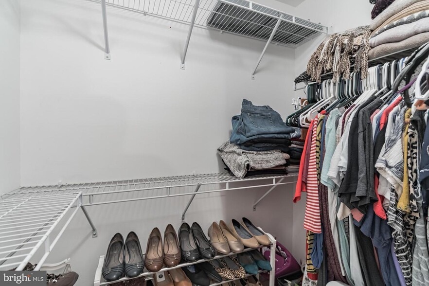 Building Photo - 130 Roberts Ln