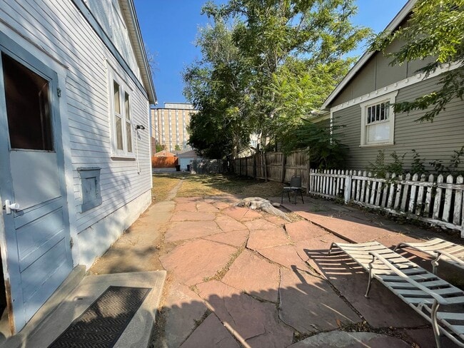 Building Photo - DU HOUSE FOR RENT