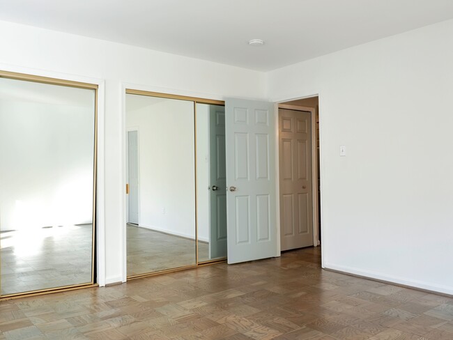 Master bedroom with closets - 702 Quince Orchard Blvd