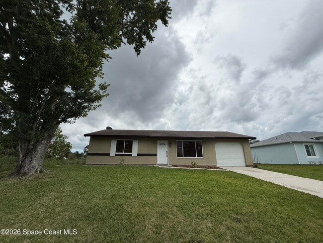 Building Photo - 1490 Van Buren Ave SE