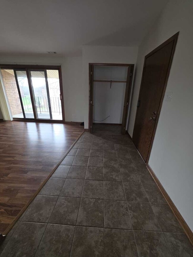 Building Photo - 9950 Treetop Dr