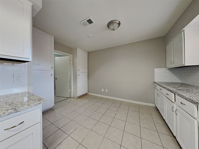 Building Photo - 16007 Brookford Dr