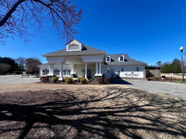 Building Photo - Stunning 4-bedroom, 3.5-bath condo in Suffolk