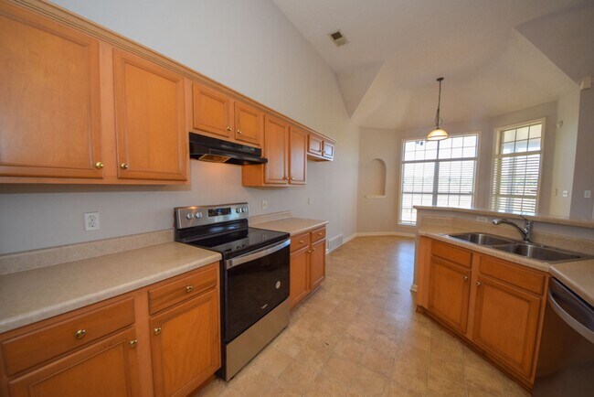 Building Photo - Great 3 bed, 2 bath home in Cordova with wonderful curb appeal.