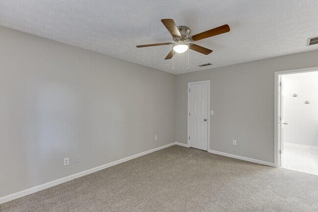 Building Photo - 1813 Rambling Woods Dr NW
