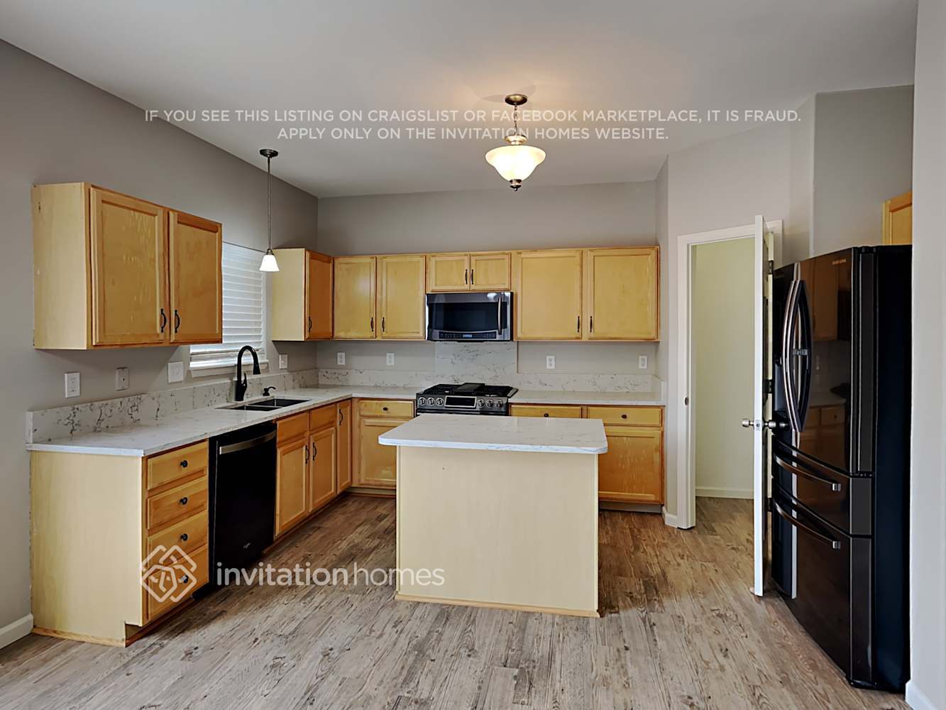 Building Photo - 366 Emerald St