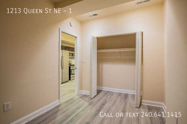 Building Photo - 1213 Queen St NE