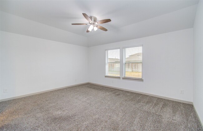 Building Photo - 10602 Great Basin Dr